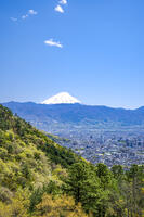甲府盆地と富士山 [YMA110016094]