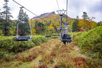 秋の黒岳ペアリフト [YMA110016211]