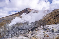旭岳の地獄谷と噴気孔 [YMA110016242]