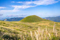 ススキ原と米塚 [YMA110016353]