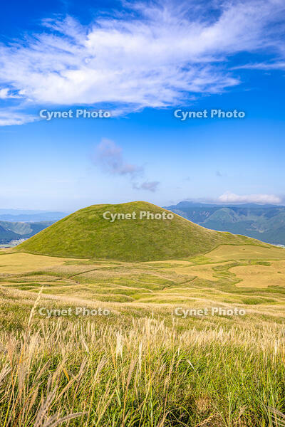 ススキ原と米塚 [YMA110016355]