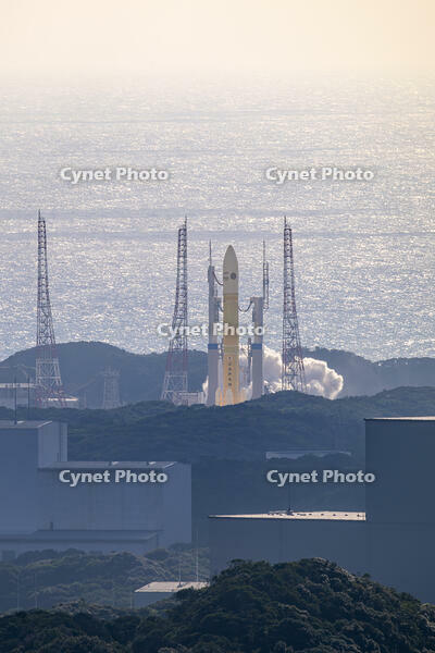 H3ロケット7号機の打ち上げ [YMA110016417]