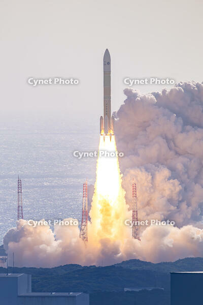 H3ロケット7号機の打ち上げ [YMA110016420]