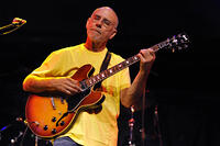 Larry Carlton Concert on 7 November 2013 in Hamburg, Fabrik [AKG110392363]