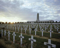 Verdun, Cimetiere de Douaumont / 1999 [AKG110392456]