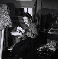 Simone de Beauvoir / Photo 1945 [AKG110392506]