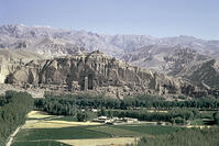Bamiyan, Cliff with Little Buddha / Photo [AKG110392642]
