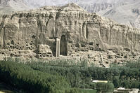 Bamiyan, Cliff with Little Buddha / Photo [AKG110392643]