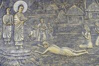 Tinh Xa Ngoc Chau Buddhist temple. The Life of the Buddha, Siddhartha Gautama. The Buddha overcoming a cruel man, Angulimala who cut off the right index finger of passing travellers.   Chau Doc. Vietnam. [AKG110392656]