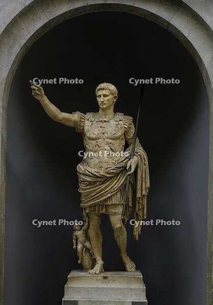 Augustus from Prima Porta. [AKG110392454]