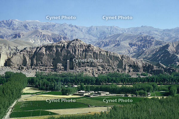 Bamiyan, Cliff with Great Buddha / Photo [AKG110392644]