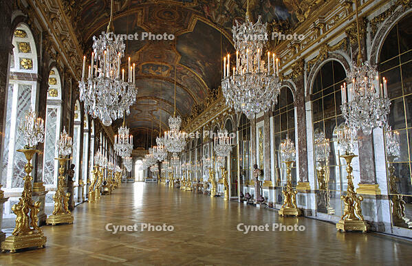Versailles / Hall of Mirrors / Photo 2007 [AKG110392689]