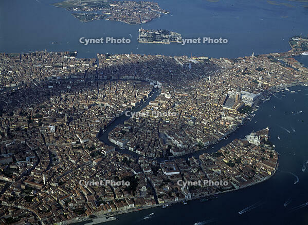 Italy, Venice / aerial view [AKG110392728]
