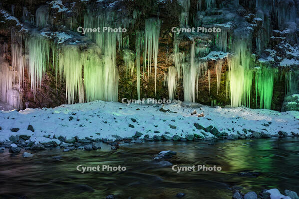 三十槌の氷柱　ライトアップ [INO110001795]