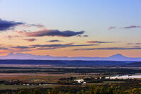 細岡展望台より雄阿寒岳と釧路湿原の夕景 [MHI110004968]