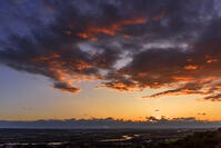 十勝が丘展望台より夕映えの十勝平野と十勝川 [MHI110004991]