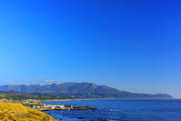 襟裳岬より日高山脈と海岸 [MHI110005000]