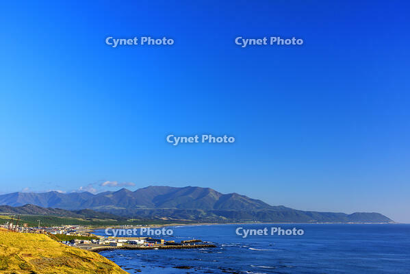 襟裳岬より日高山脈と海岸 [MHI110005000]