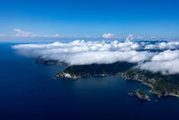 伊豆半島石廊崎地区の下層雲(海霧)と富士山 [THN110007933]