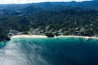白浜海岸より伊豆の山並み [THN110007945]