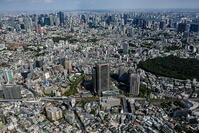 恵比寿ガーデンプレイスと東京の街並み [THN110008030]