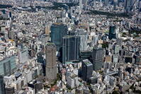 渋谷駅と周辺の街並み [THN110008036]