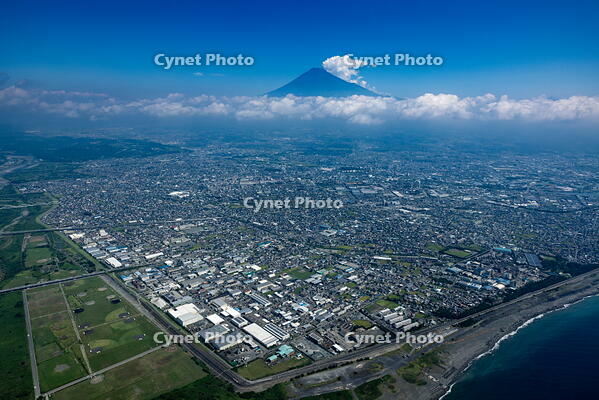 富士市の街並みより富士山 [THN110007886]