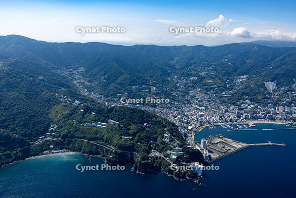 熱海城付近より熱海港と熱海の街並み [THN110007962]