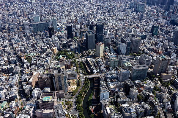 御茶ノ水駅と周辺の街並み [THN110008007]
