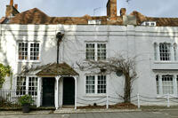 ‘Frankenstein’ author’s Marlow cottage goes on sale [PST110004179]