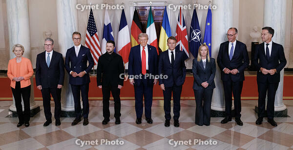 Meeting with US President Donald Trump where they will discuss the future of Ukraine at the White House. [PST110004144]