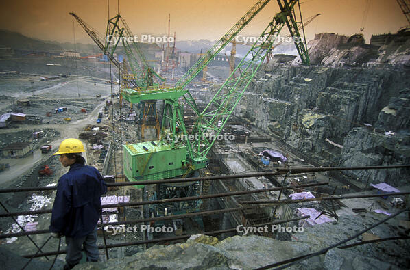 the building site of three gulches dam in the yangzee river with yichang to the [PST110004190]