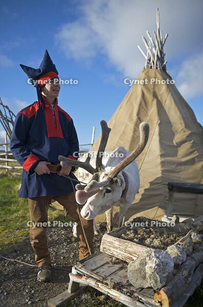 Laplander and Tent in North Cape [PST110004246]