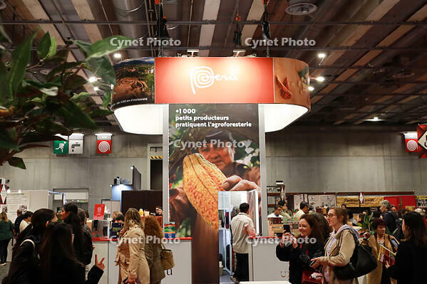 30th "Salon Du Chocolat Et De La Patisserie - Chocolate Fair" : Chocolate Fashion Show - STAND [PST110004250]