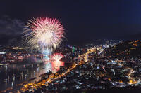 浄土寺山より尾道市街と尾道水道とおのみち住吉花火まつり [MOP110103386]