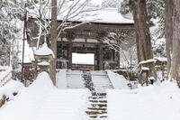 雪の西明寺　二天門　湖東三山 [MOP110104302]