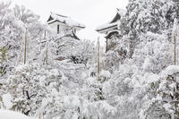 雪の金沢城公園　石川門 [MOP110104349]