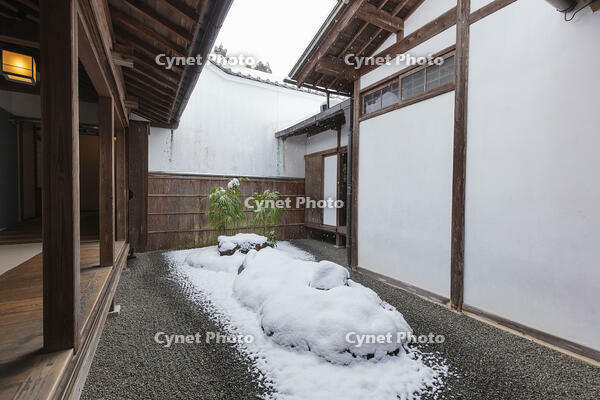 雪の三千院　中庭　大原 [MOP110102094]