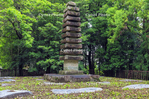 新緑の檜隈寺跡,十三重石塔 [MOP110105837]