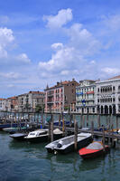 大運河に面して立つ家並み　ベネチア [HMA110003329]