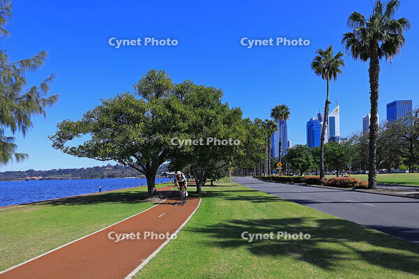 スワン川沿いのプロムナード　パース [HMA110002933]