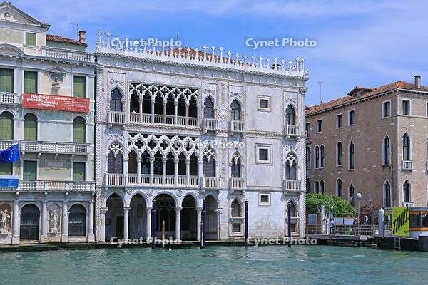 華麗なゴシック建築のカ・ドーロ　ベネチア [HMA110003325]