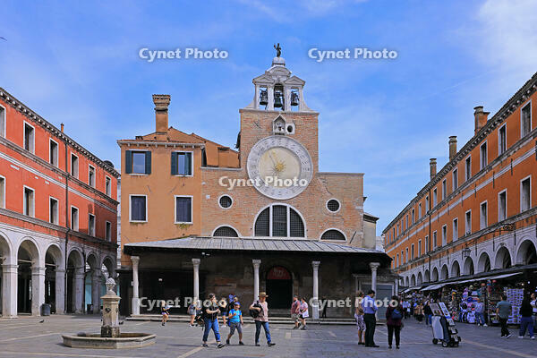 サン・ジャコモ・ディ・リアルト教会の時計台　ベネチア [HMA110003342]