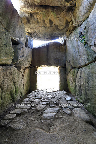 奈良県　明日香村　石舞台古墳内部 [HMA110003391]