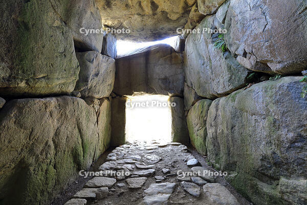 奈良県　明日香村　石舞台古墳内部 [HMA110003392]