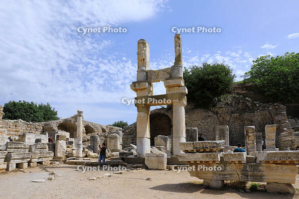 トルコ　エフェソスの古代都市遺跡 [HMA110004013]
