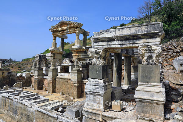 トルコ　エフェソスの古代都市遺跡 [HMA110004015]