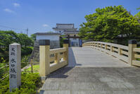 新緑の水口城跡の御成橋 [SNO110019331]