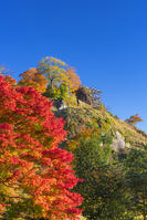 秋の苗木城跡本丸と天守台 [SNO110019503]