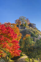 秋の苗木城跡本丸と天守台 [SNO110019505]